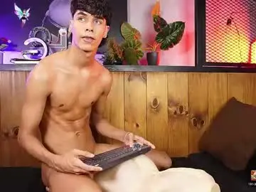 Chaturbate Watch Live Sex Cams of andrewortix
