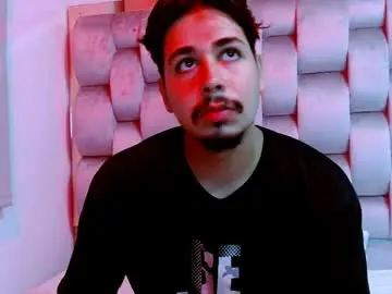 Chaturbate Sex Cam of apolo_bigcock01