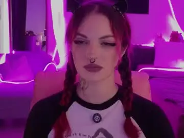 Chaturbate Best live sex cam show of bratziedarsie