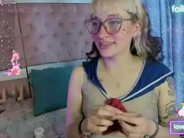 Chaturbate Best live sex cam show of sweet_emmili