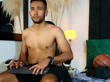 Chaturbate Free Live Porn of maicolparker0