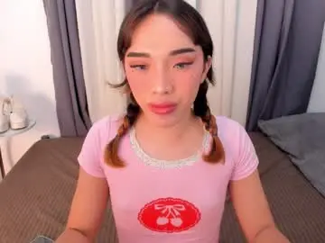 Chaturbate Nude Webcam of hugecock_pretty123