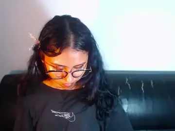 Chaturbate Live Sex Cam of bellaluxxs
