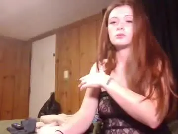 Chaturbate Free Porn Cam of ridinghoodred