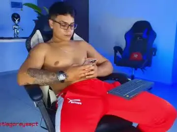 Chaturbate Live Sex of santiagoreyesftt