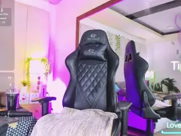 Chaturbate Sex Cam of mia_rousse25