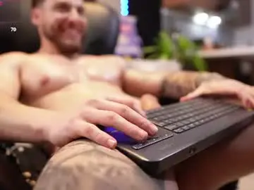 Chaturbate Live Sex Cam of davidd_blake