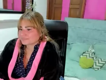 Chaturbate Live Sex Cam of julieta_star69
