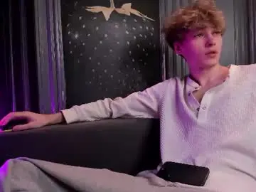 Chaturbate Live Sex of curlytwinkboy