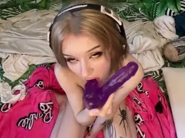 Chaturbate Free Porn Cam of carmenlavelli