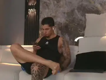 Chaturbate Live Porn of camiloalvarezzz3