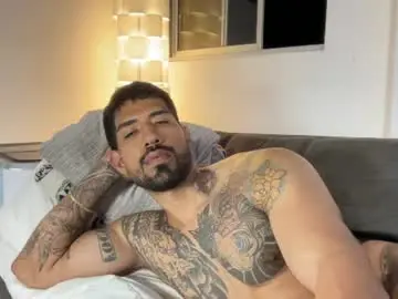 Chaturbate Free Porn Cam of myke_esthetic