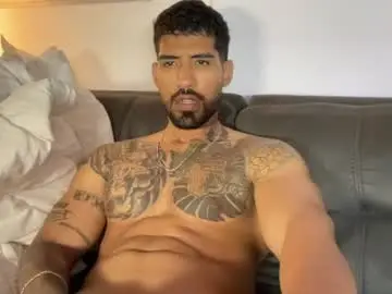 Chaturbate Live Sex Cam of myke_esthetic