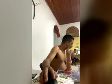 Chaturbate Nude Webcam of maxi_dick33