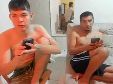 Chaturbate Live Sex Cam of maxi_dick33