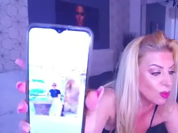 Chaturbate Live Sex Cam of marimais