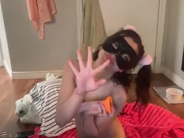 Chaturbate Watch Live Sex Cams of petitchat44