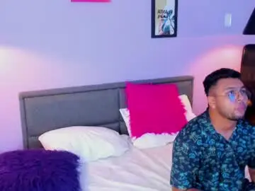 Chaturbate Live Porn of pauljones__