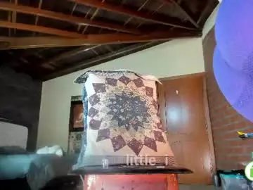 Chaturbate Sex Cam of little_izzi