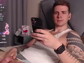 Chaturbate Live Sex Cam of mr_longboy