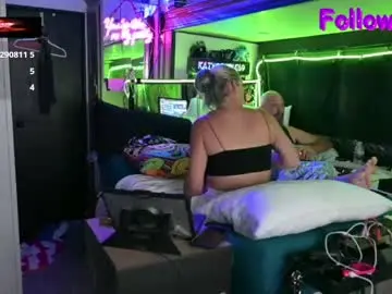 Chaturbate Live Porn of katycouple69