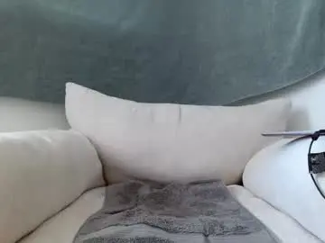 Chaturbate Live Sex Cam of yngstud24
