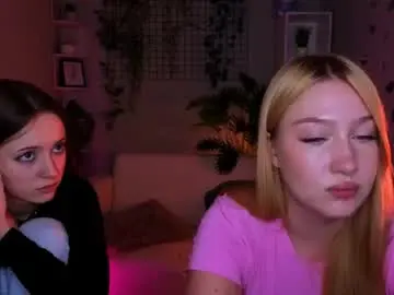 Chaturbate Live Sex Cam of playful_sophie