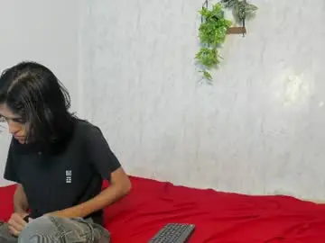 Chaturbate Watch Live Sex Cams of dady_show69