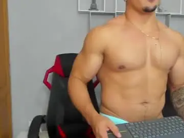 Chaturbate Best live sex cam show of tyler_hank1