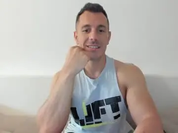 Chaturbate Watch Live Sex Cams of roberto4ever