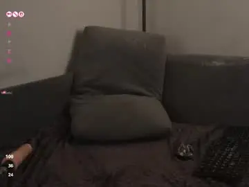 Chaturbate Live Sex Cam of jennyplaudis_