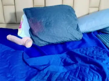Chaturbate Adult Video Chat of liil_miia