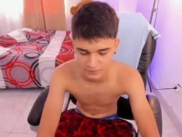 Chaturbate Live Sex Cam of aron_boyy