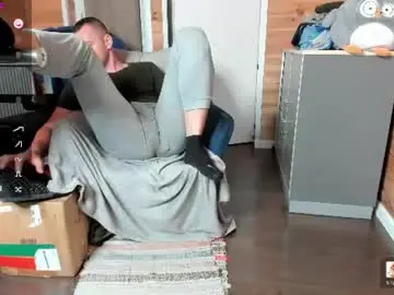 Chaturbate Live Sex Cam of thyleo