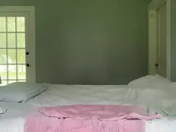 Chaturbate Live Sex Cam of miahkaela