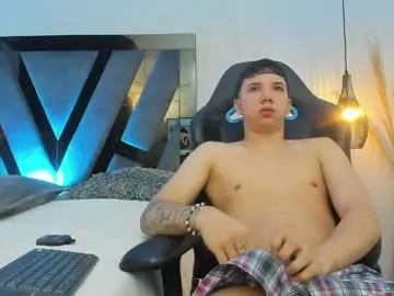 Chaturbate Sex Cam of andy_miller5