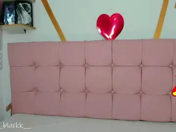Chaturbate Live Sex Cam of luna_blackk_