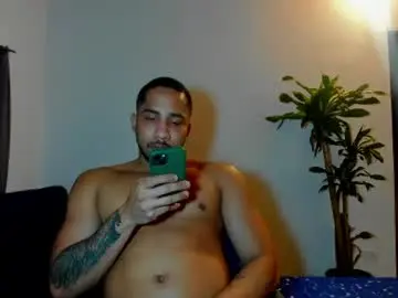 Chaturbate Live Sex Cam of cristobal12cock