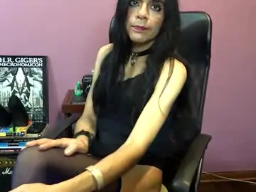 Chaturbate Live Sex Cam of cristinadickclit