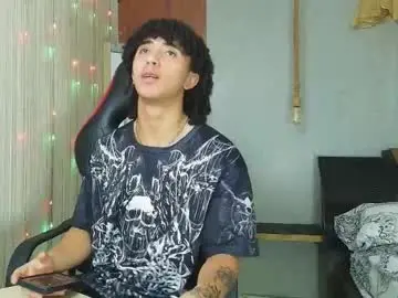 Chaturbate Live Sex Cam of kim_curly_