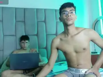 Chaturbate Free Porn Cam of twinksecrets_