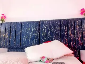 Chaturbate Live Sex Cam of camila_dum