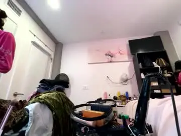 Chaturbate Sex Cam of yungfemslut