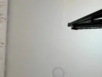 Chaturbate Live Sex Cam of sarita_loven