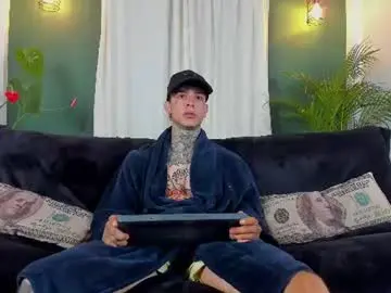 Chaturbate Free Live Porn of aron_ford