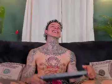 Chaturbate Live Sex of aron_ford