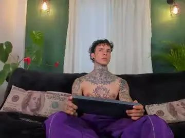 Chaturbate Free Live Porn of aron_ford