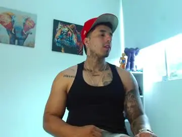 Chaturbate Nude Webcam of darius_phoenix