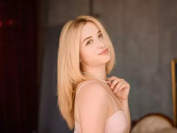 Imlive Nude Webcam of HazelWhitess