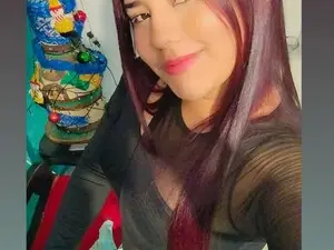 Myfreecams Live Sex Cam of Paola_curvess